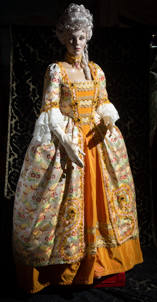costume d'epoca donna in liseré fiorato nicolao atelier venezia